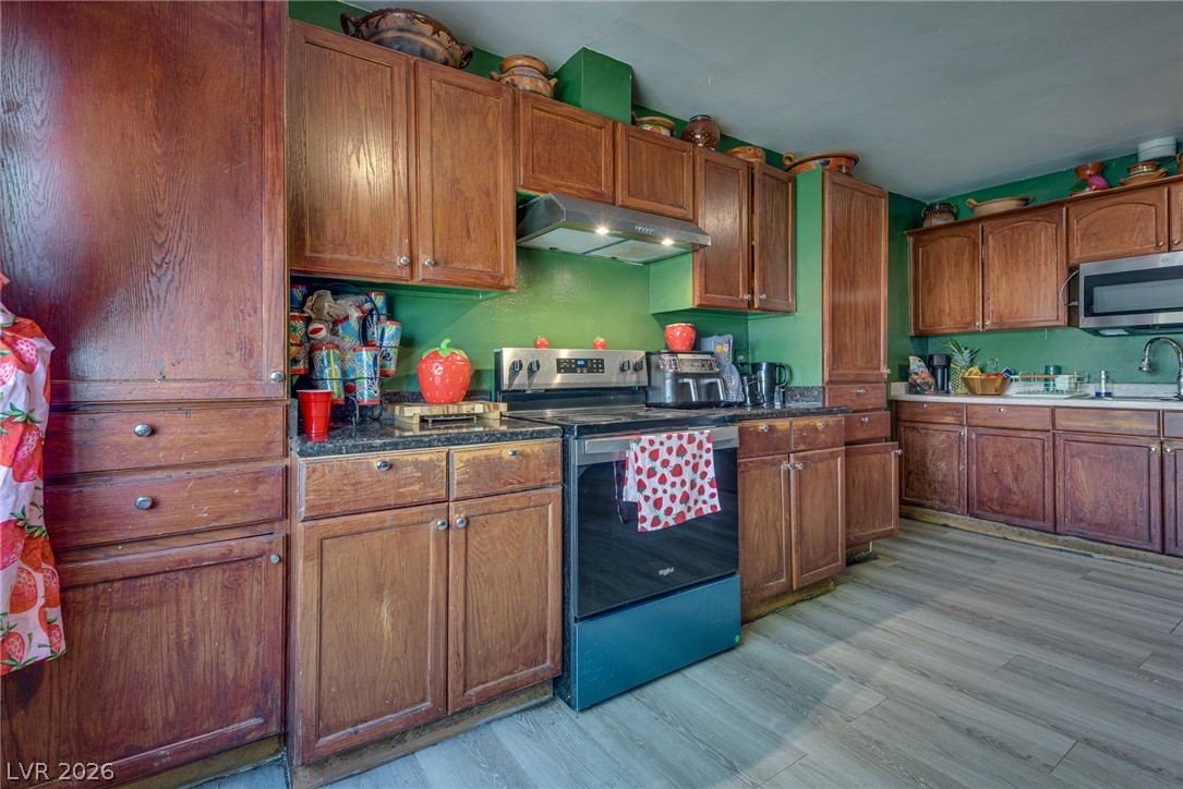 5305 Camden Avenue Property Photo 11