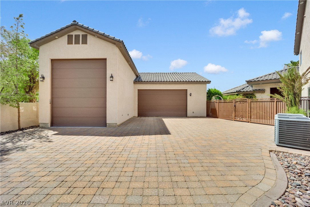 7675 Gilespie Street Property Photo 1