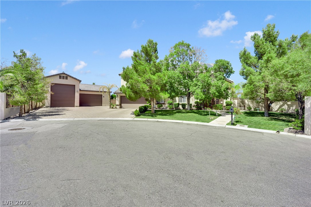 7675 Gilespie Street Property Photo 4