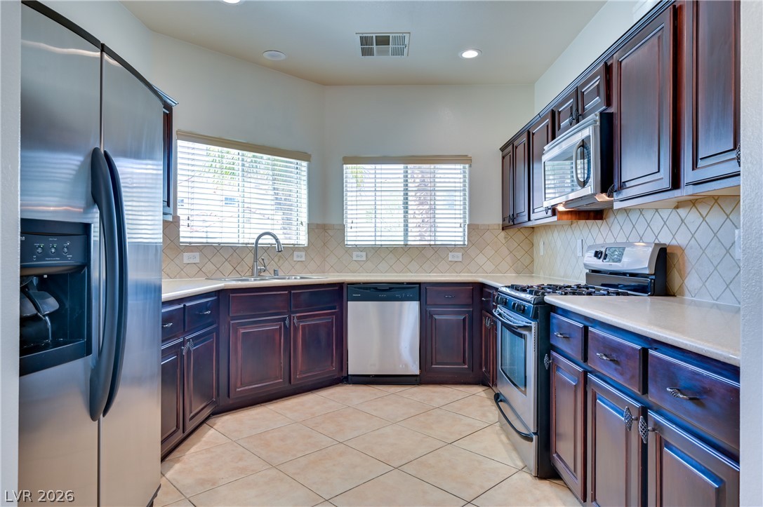 8943 Mossy Hollow Avenue Property Photo 11