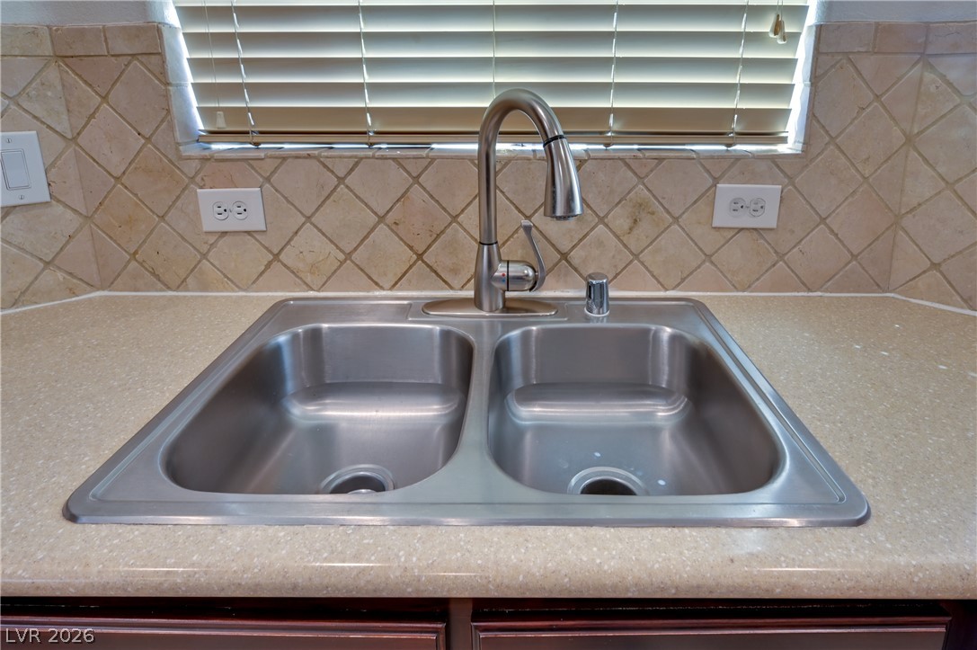 8943 Mossy Hollow Avenue Property Photo 16
