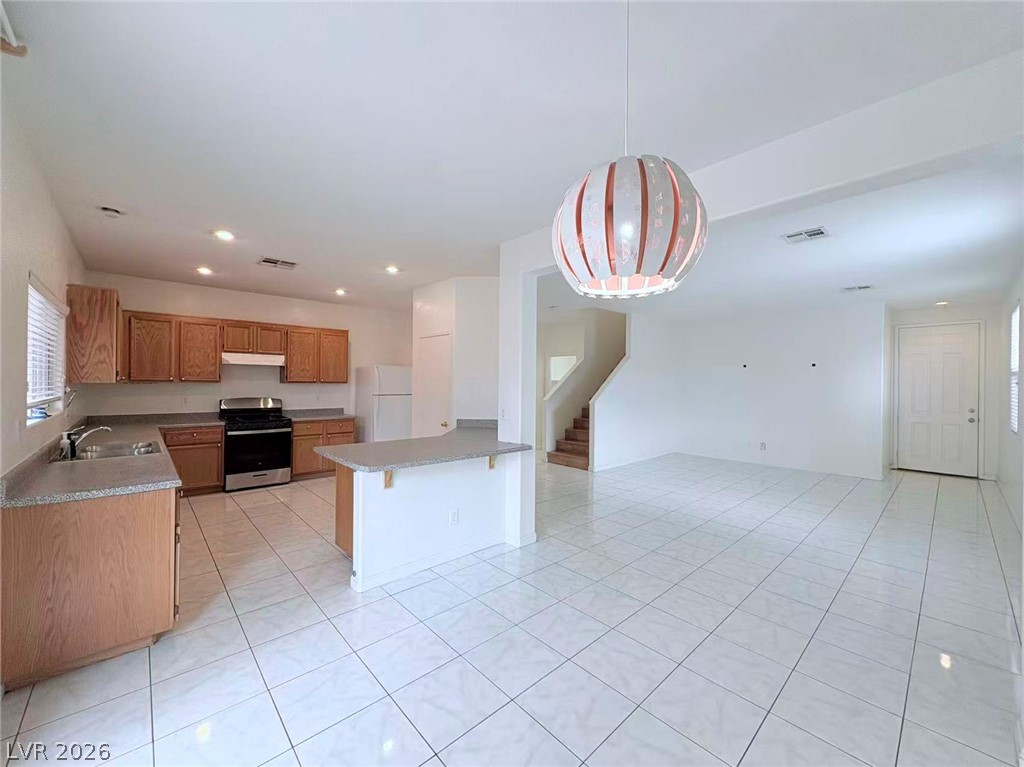 10662 Foggy Glen Avenue Property Photo 3