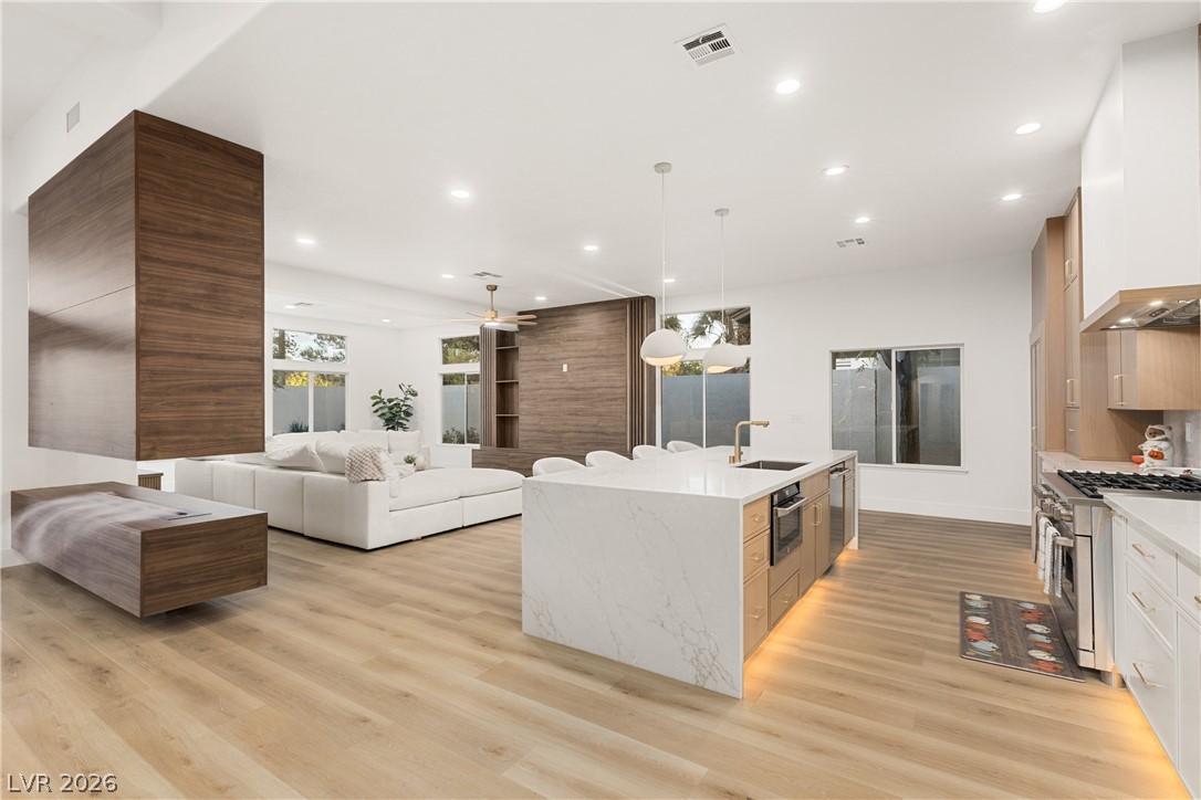 5719 Heather Breeze Court Property Photo 4