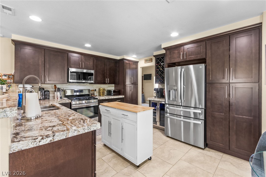 280 Willow Grove Circle Property Photo 4
