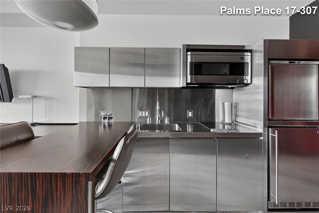 4381 West Flamingo Road 1707 Property Photo 11