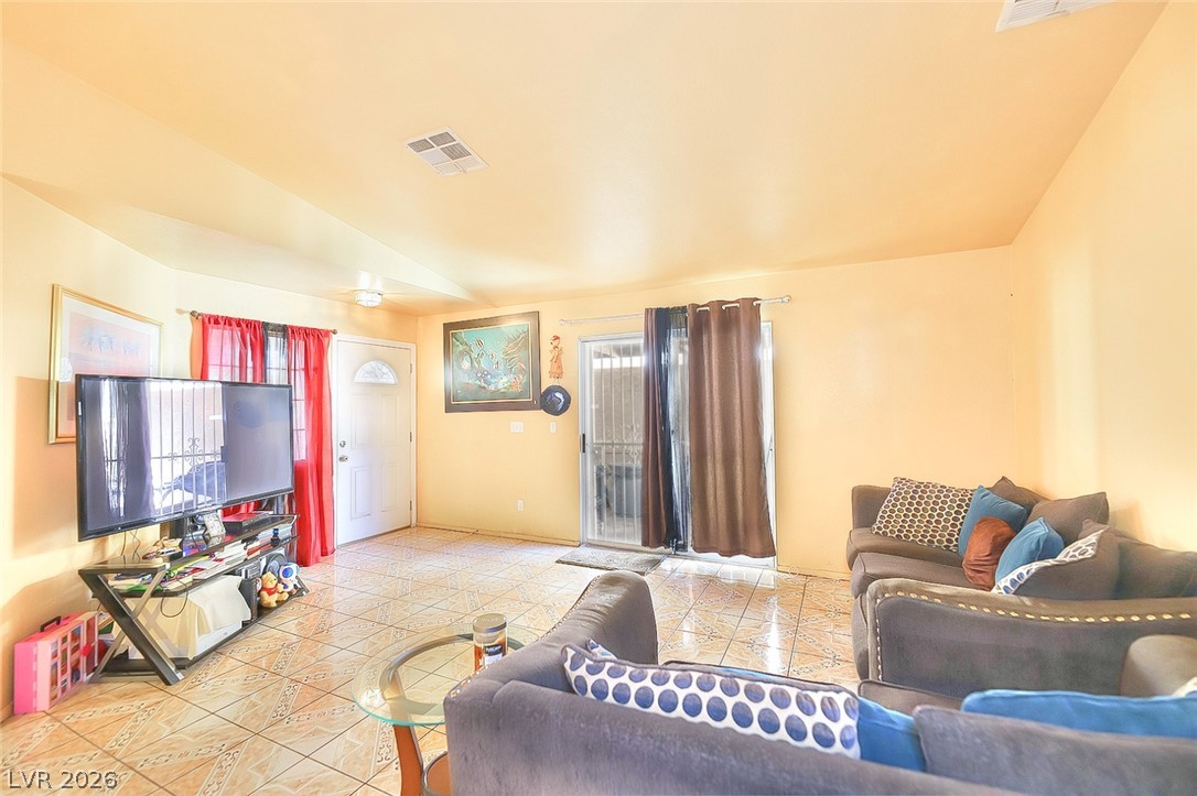 1910 Winter Hill Street Property Photo 6