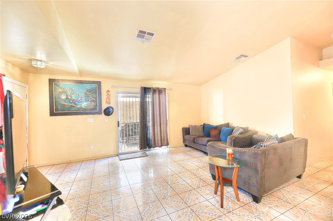 1910 Winter Hill Street Property Photo 7