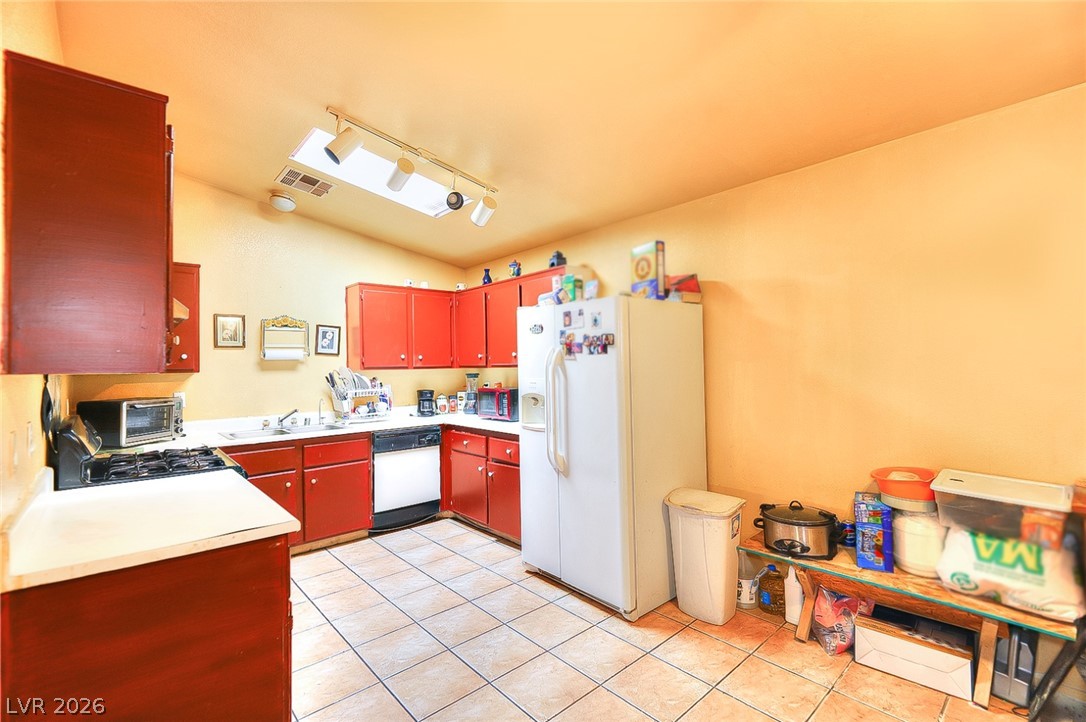 1910 Winter Hill Street Property Photo 8