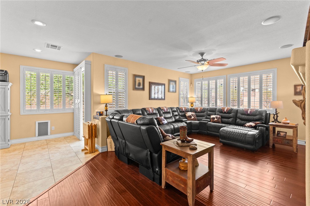 680 Coral View Street Property Photo 11