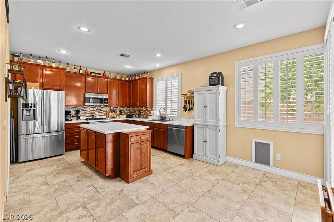 680 Coral View Street Property Photo 14