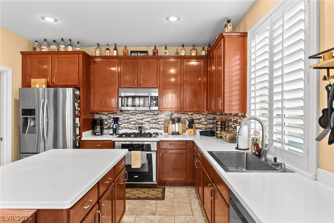 680 Coral View Street Property Photo 15