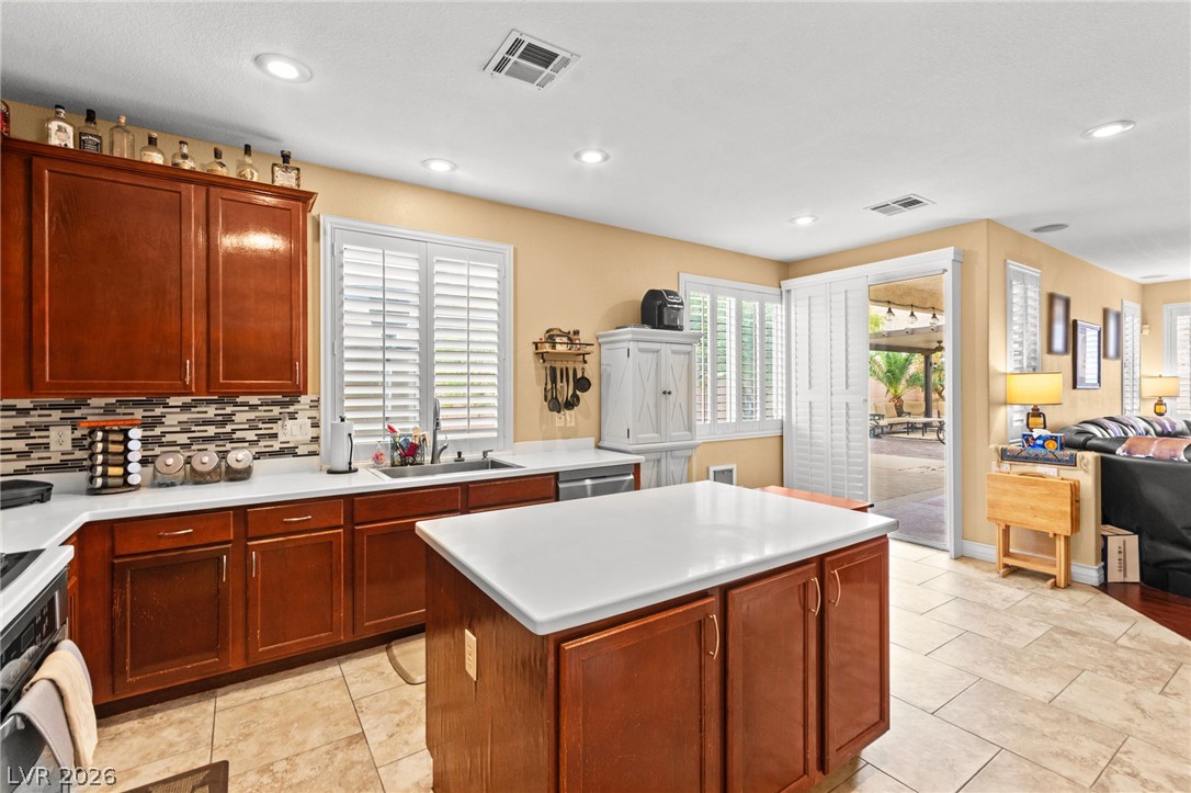 680 Coral View Street Property Photo 16