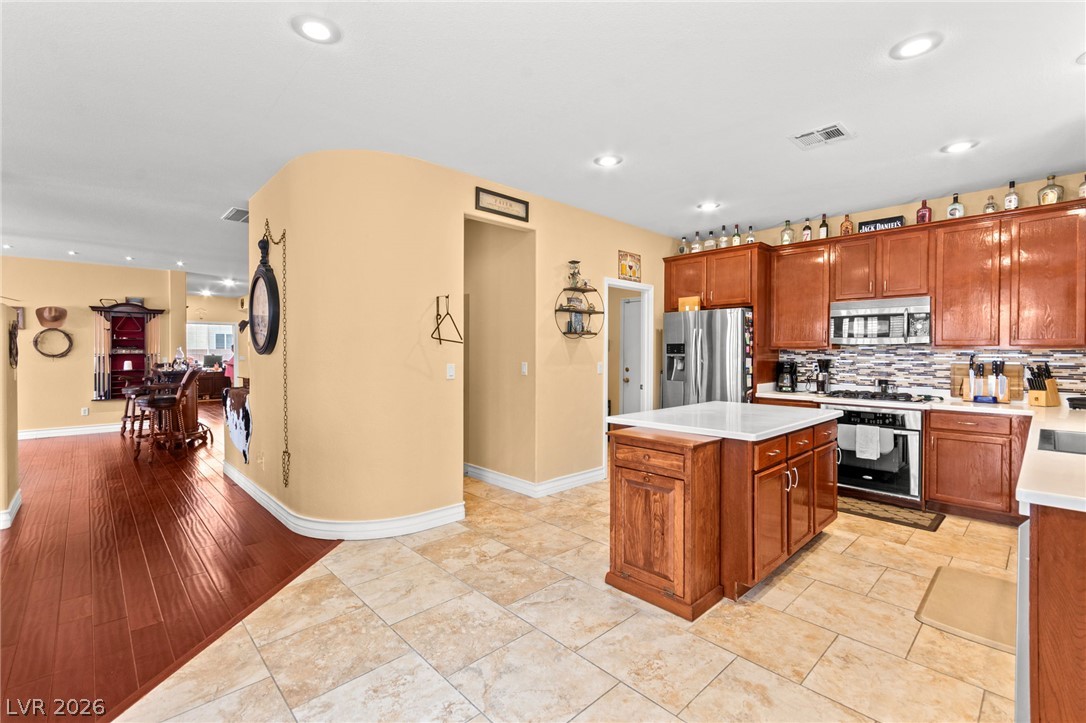 680 Coral View Street Property Photo 17