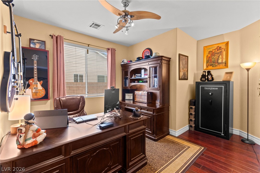 680 Coral View Street Property Photo 20