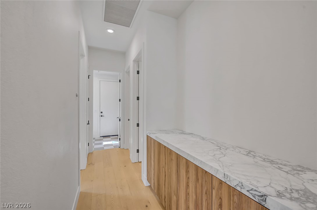 1900 Glenview Drive Property Photo 68