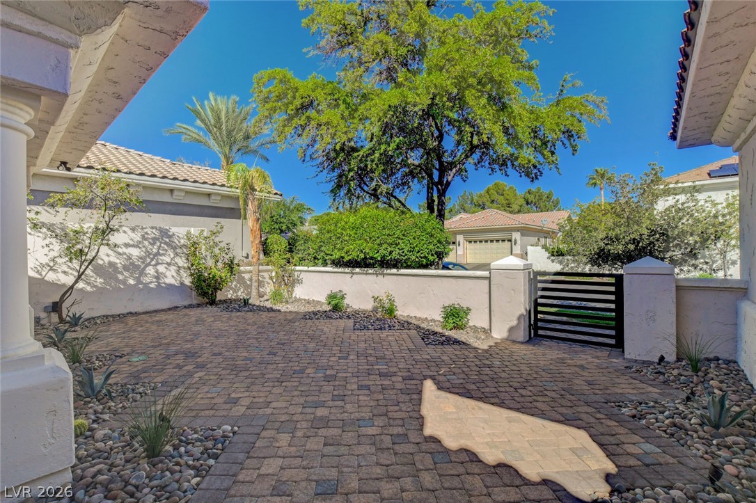 1900 Glenview Drive Property Photo 86
