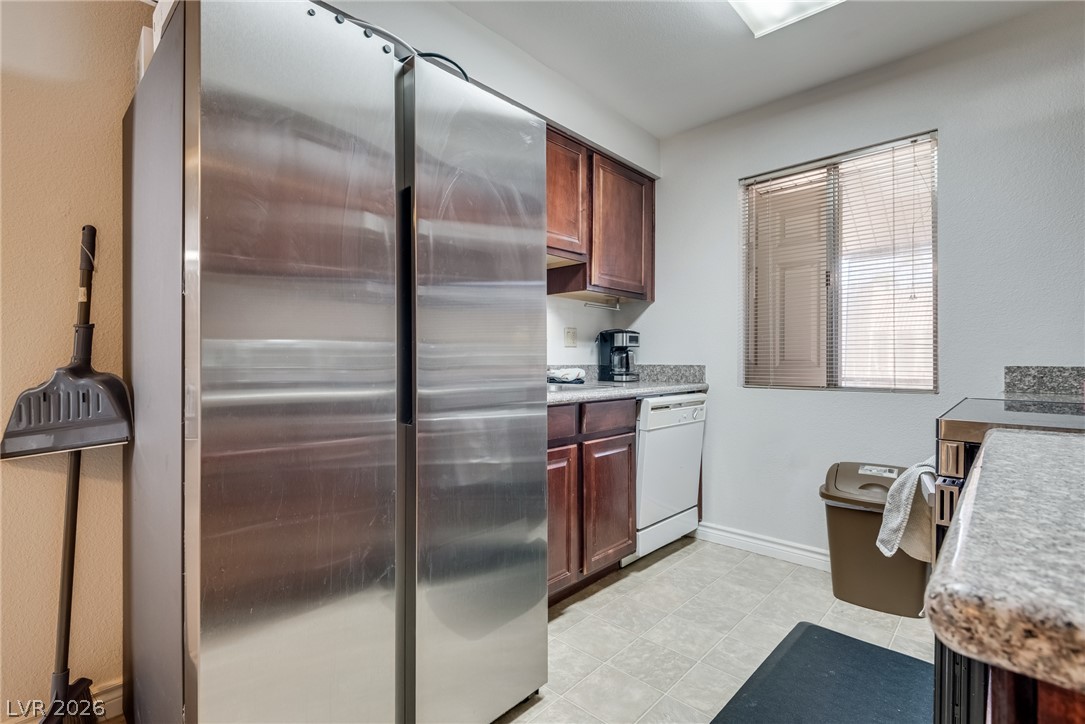 5061 River Glen Drive 88 Property Photo 10