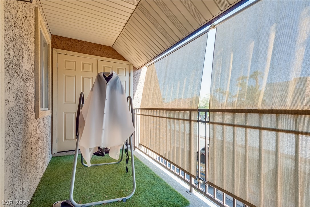 5061 River Glen Drive 88 Property Photo 17