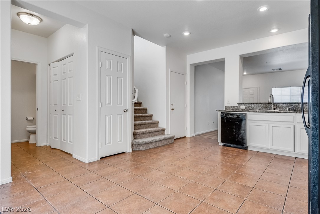 913 Blushing Rose Place Property Photo 8
