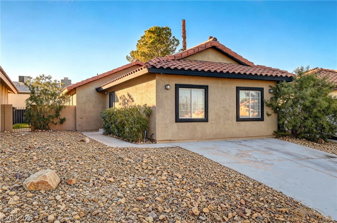 1040 Neil Armstrong Circle Property Photo 4