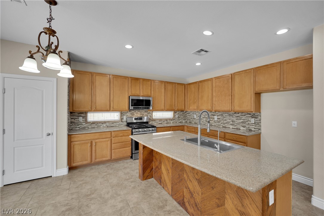 2613 Oscar Mariano Avenue Property Photo 11