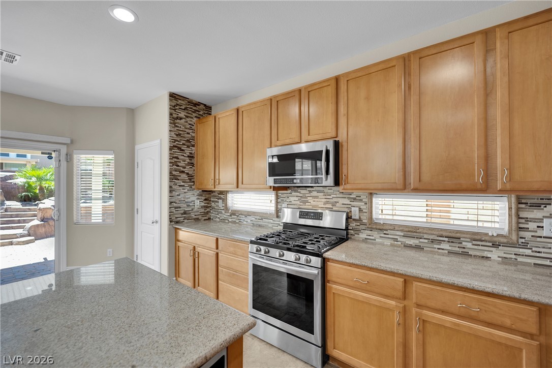 2613 Oscar Mariano Avenue Property Photo 12