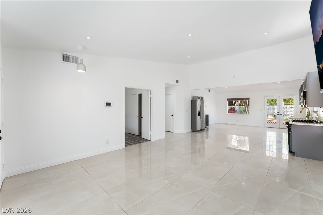 9028 Cypress Point Way Property Photo 8