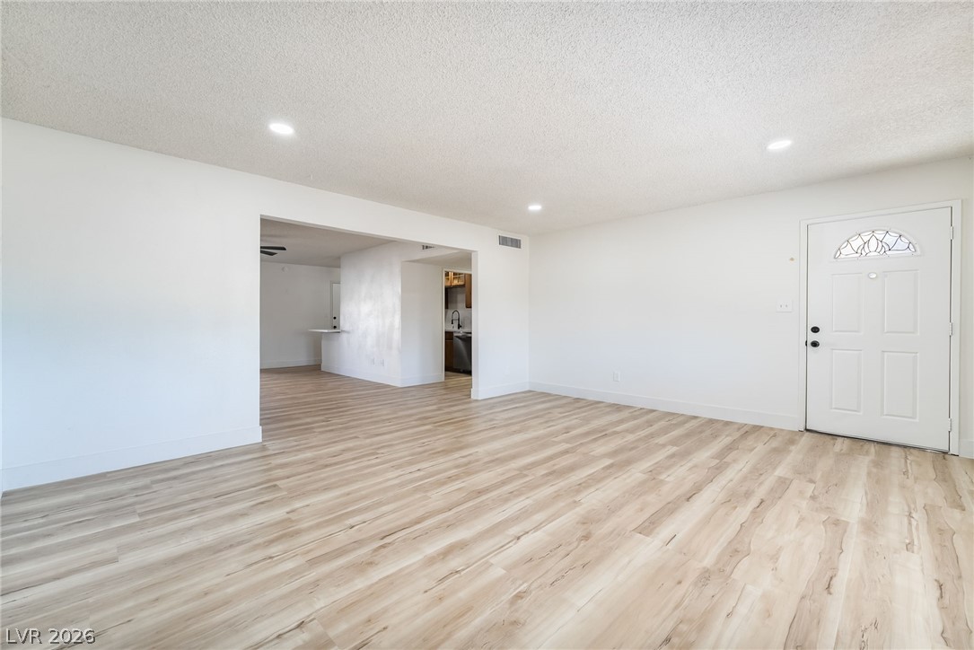 3256 Brentwood Street Property Photo 6