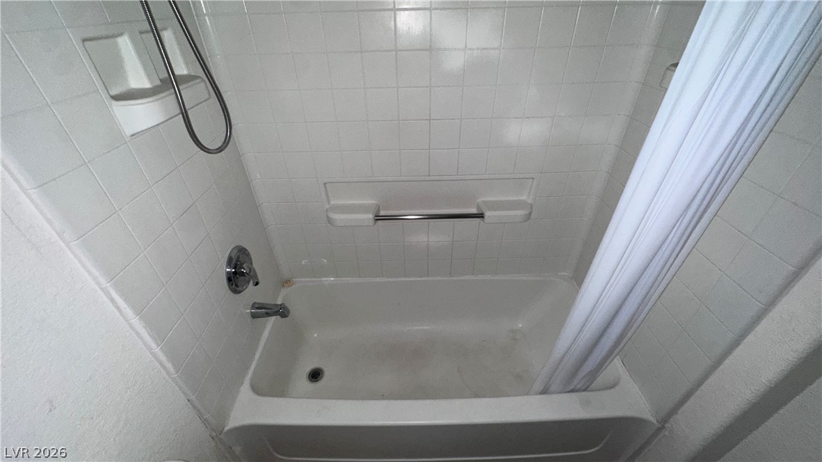 4730 East Craig Road 2072 Property Photo 9