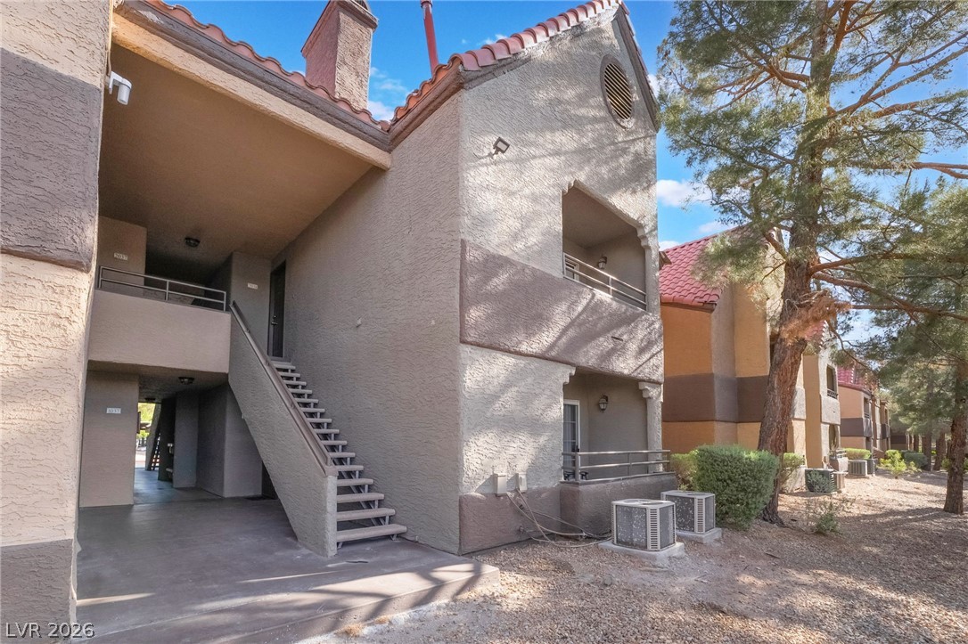 2200 South Fort Apache Road 1038 Property Photo 2