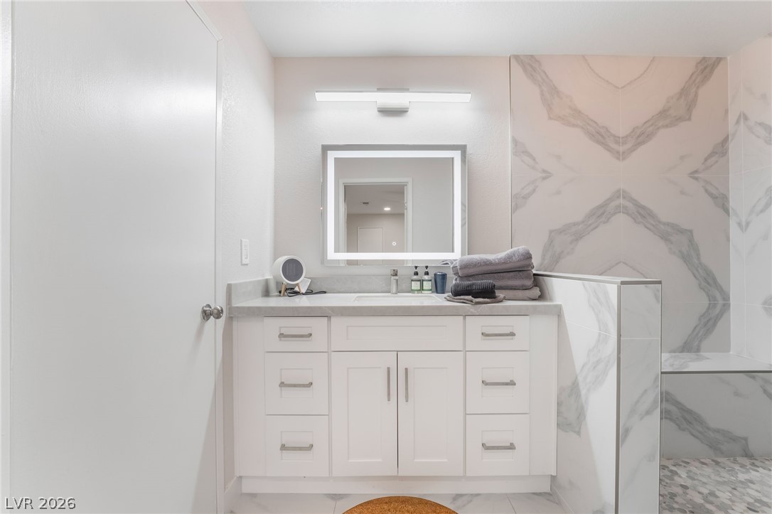 2200 South Fort Apache Road 1038 Property Photo 13