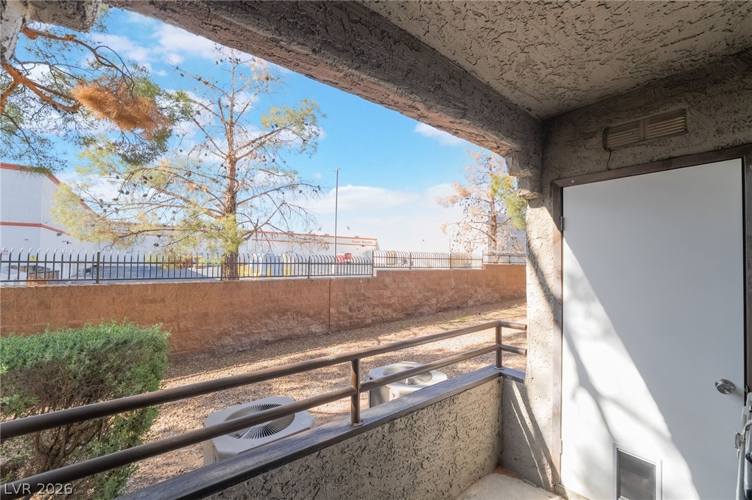 2200 South Fort Apache Road 1038 Property Photo 20