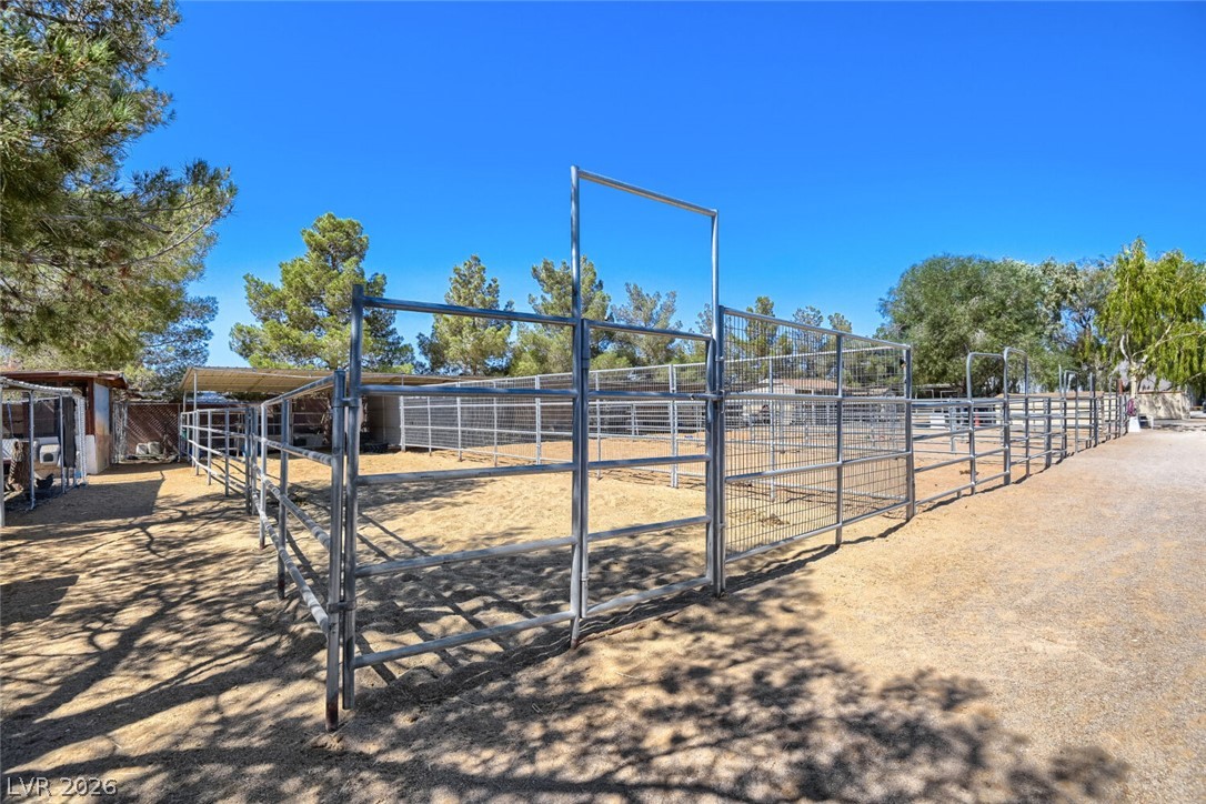 6325 West Iron Mountain Road Property Photo 18