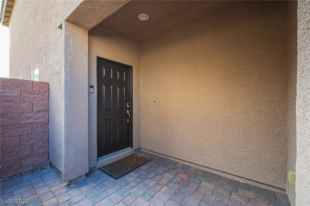 7693 Gallego Plains Drive Property Photo 4