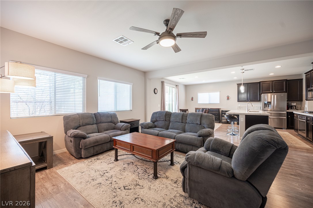 7693 Gallego Plains Drive Property Photo 11