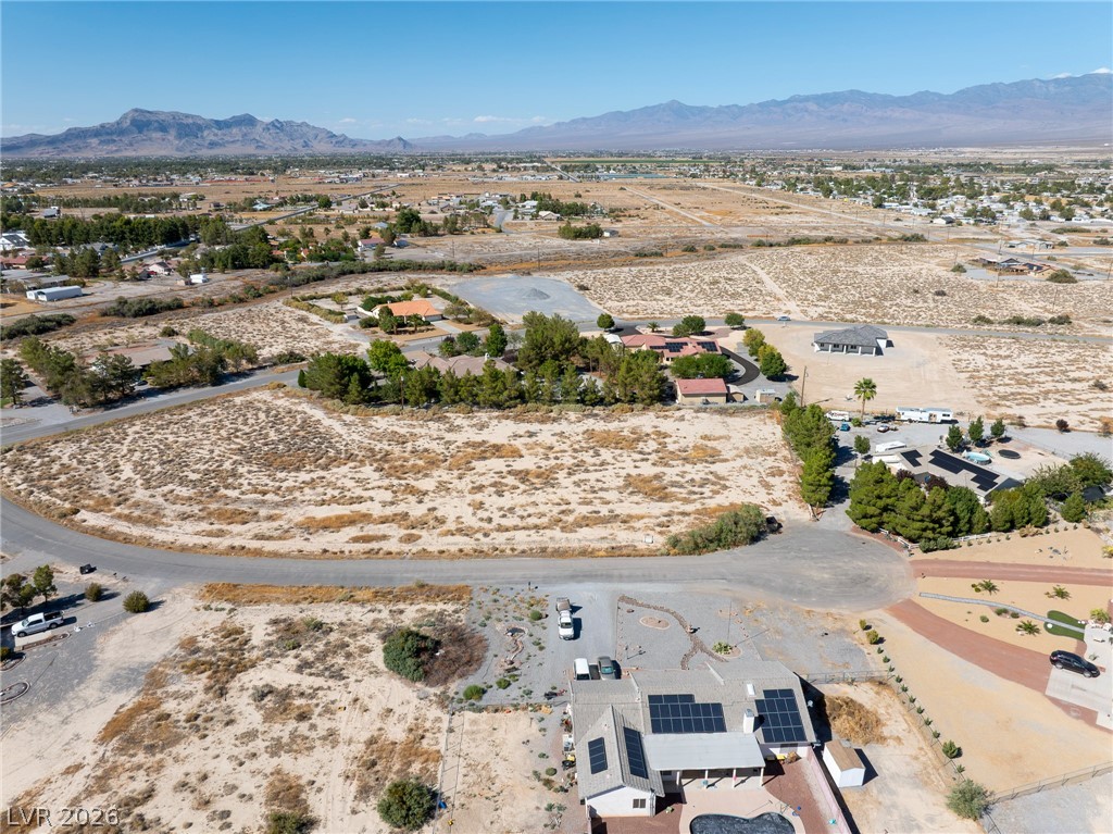 590 Chickadee Court Property Photo 3