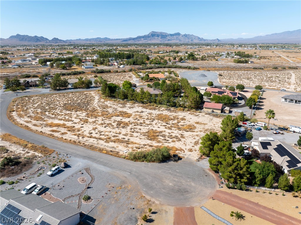 590 Chickadee Court Property Photo 4