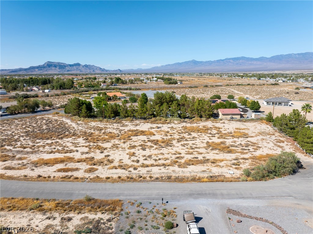 590 Chickadee Court Property Photo 6