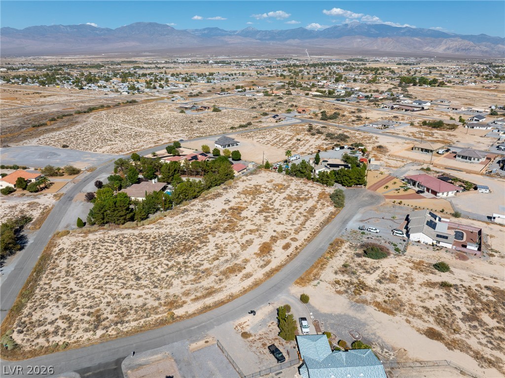590 Chickadee Court Property Photo 8