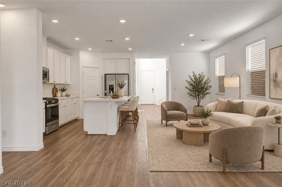 6810 Gaslamp Harbor Avenue Property Photo 10