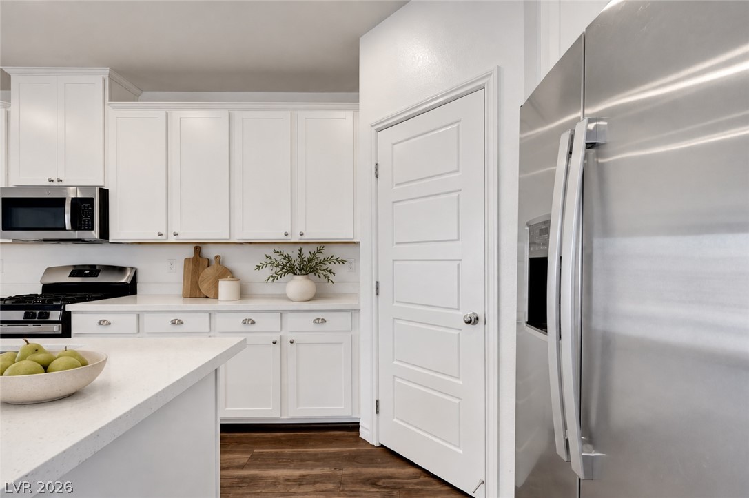 6810 Gaslamp Harbor Avenue Property Photo 16