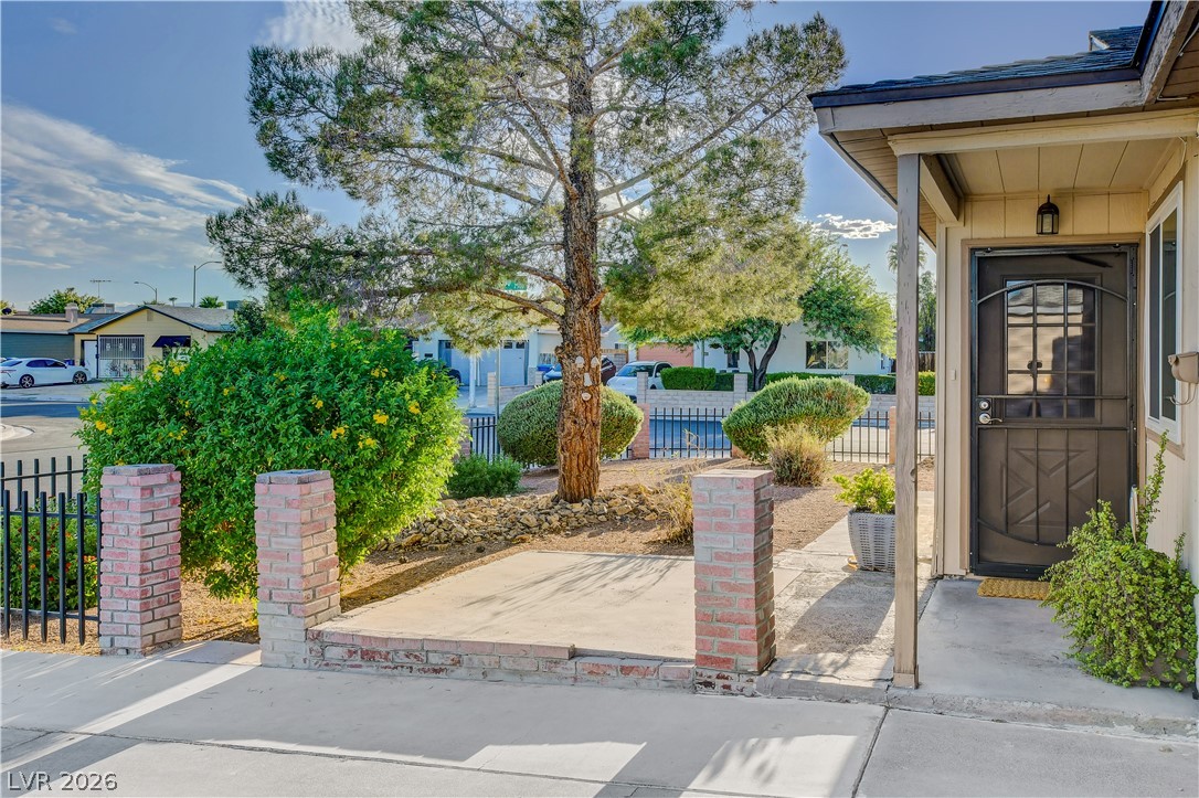 6304 Molino Street Property Photo 4