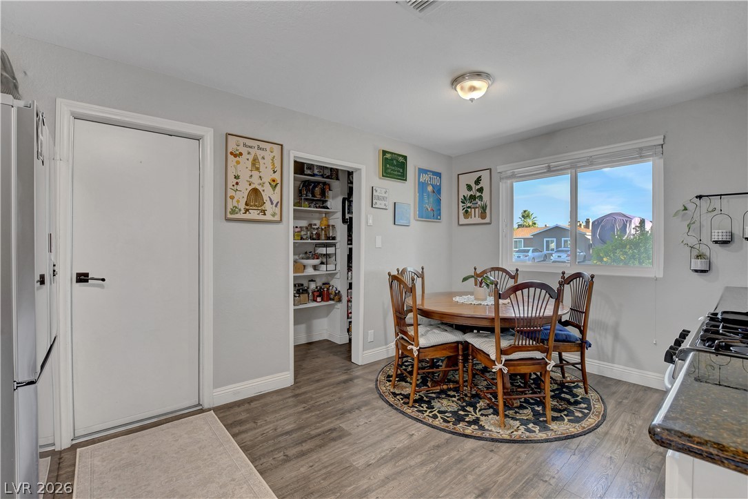 6304 Molino Street Property Photo 10