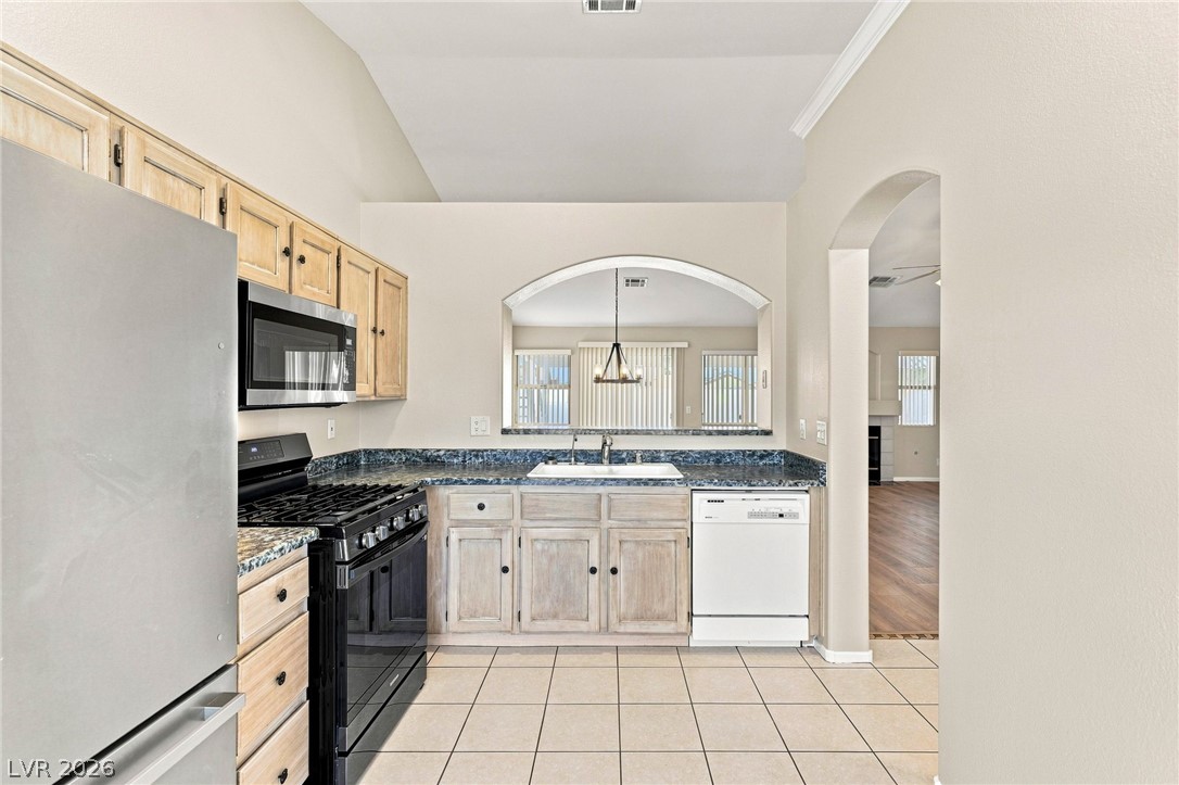 904 Shadowfax Road Property Photo 8