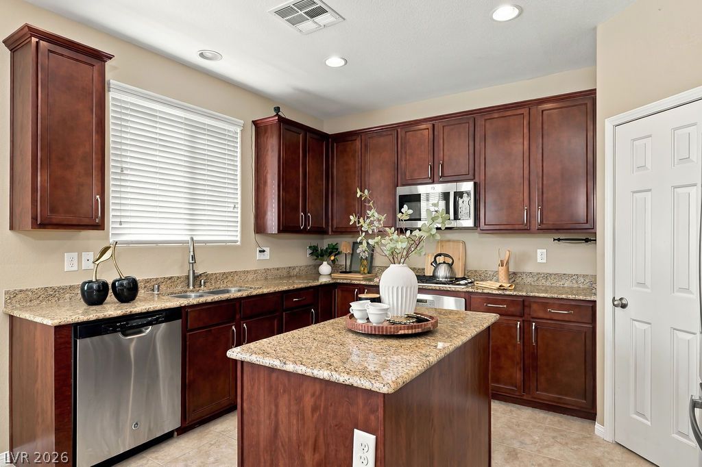 10931 Sardinia Sands Drive Property Photo 14