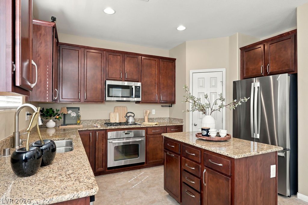 10931 Sardinia Sands Drive Property Photo 15