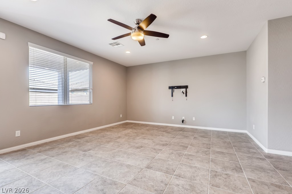2816807 Property Photo 3