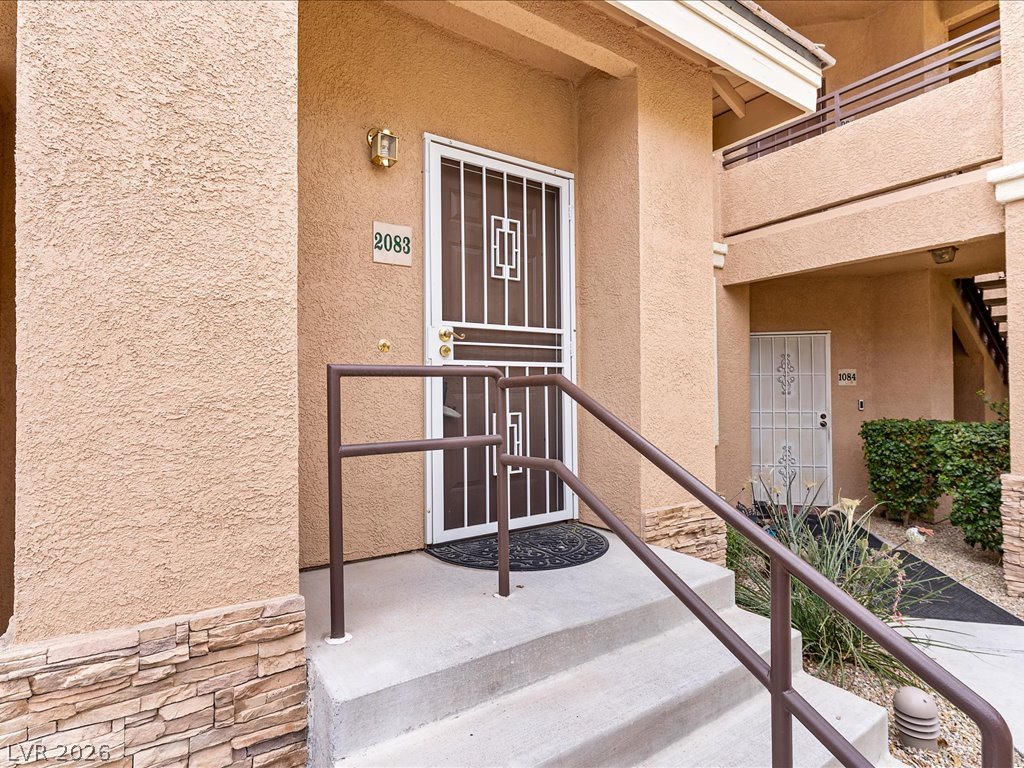 9901 Trailwood Drive 2083 Property Photo 4