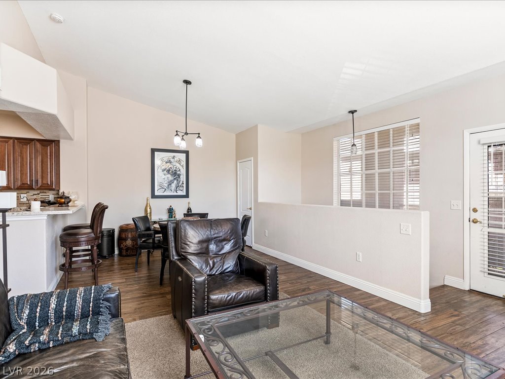 9901 Trailwood Drive 2083 Property Photo 12