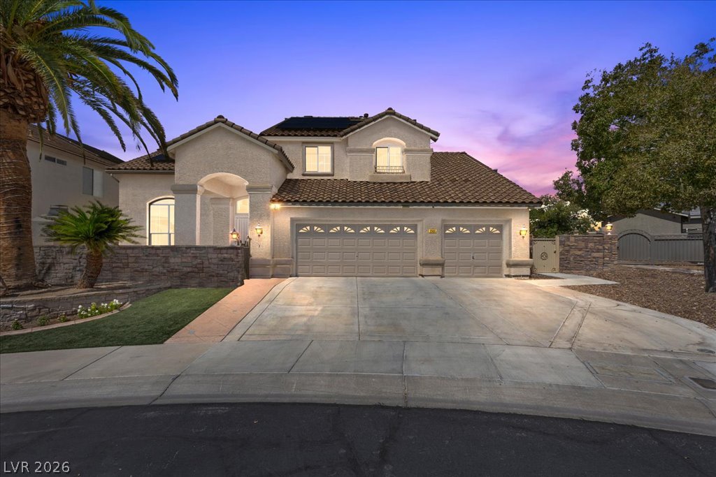 2500 Antique Blossom Avenue Property Photo 2